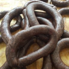 Mangalica Véres hurka - GYORSFAGYASZTOTT - kb: 0,5 kg/csomag - 3.500 Ft/kg Mangalica Véres hurka - GYORSFAGYASZTOTT - kb: 0,5 kg/csomag - 3.500 Ft/kg